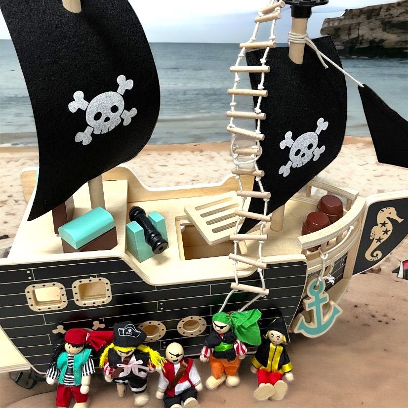 Large toy cheap pirate ship